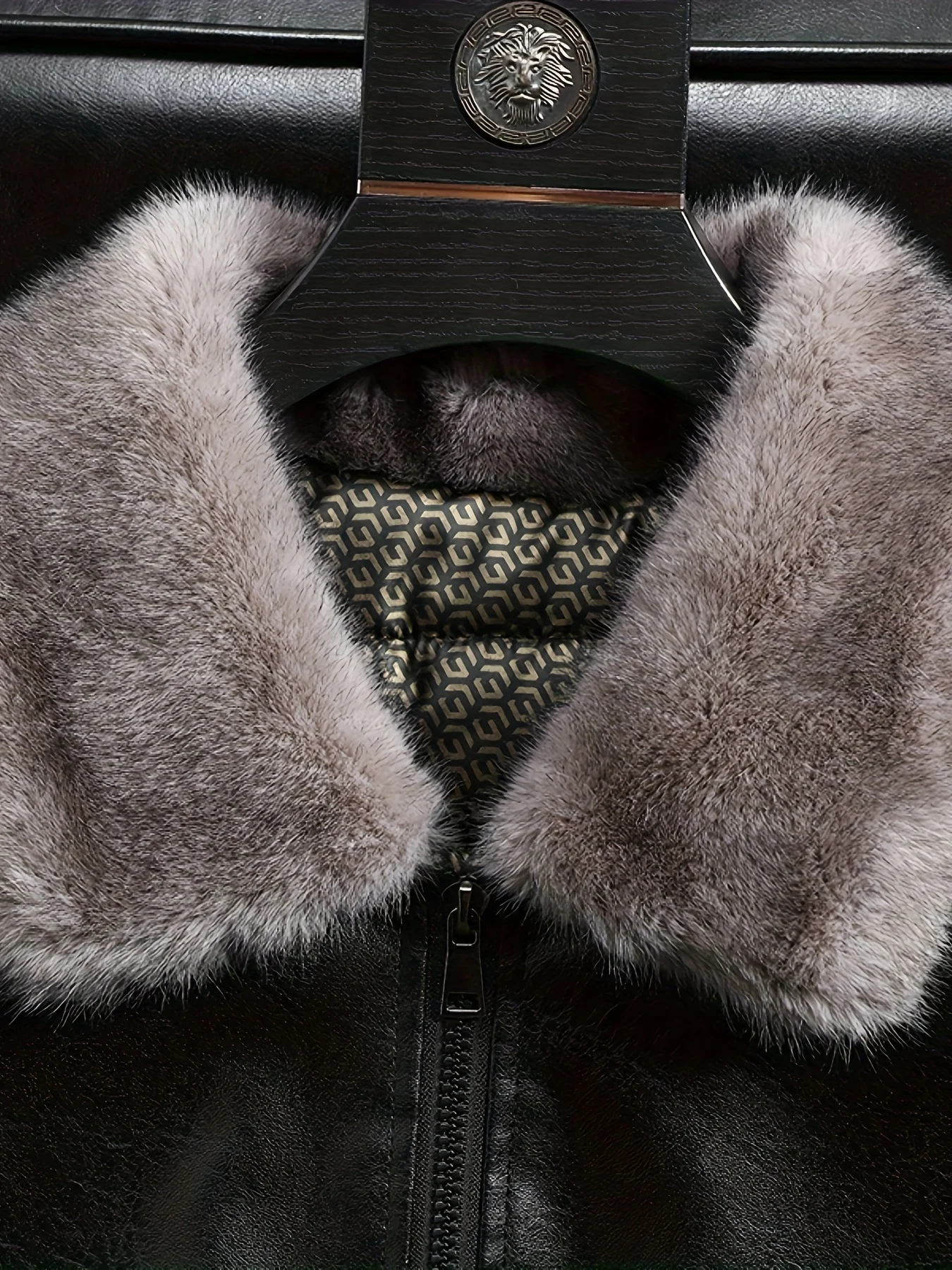 Men's Autumn and Winter Black Gold Graphene Lined Camel Hair Warm Fur Collar Pu Leather Jacket — image 4