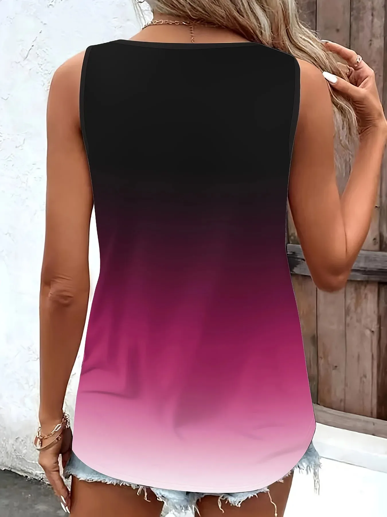 Plus Size Women's Gradient Tank Top with Stylish Ring Detail Comfortable Casual Wear Versatile Sleeveless Summer Blouse — image 3
