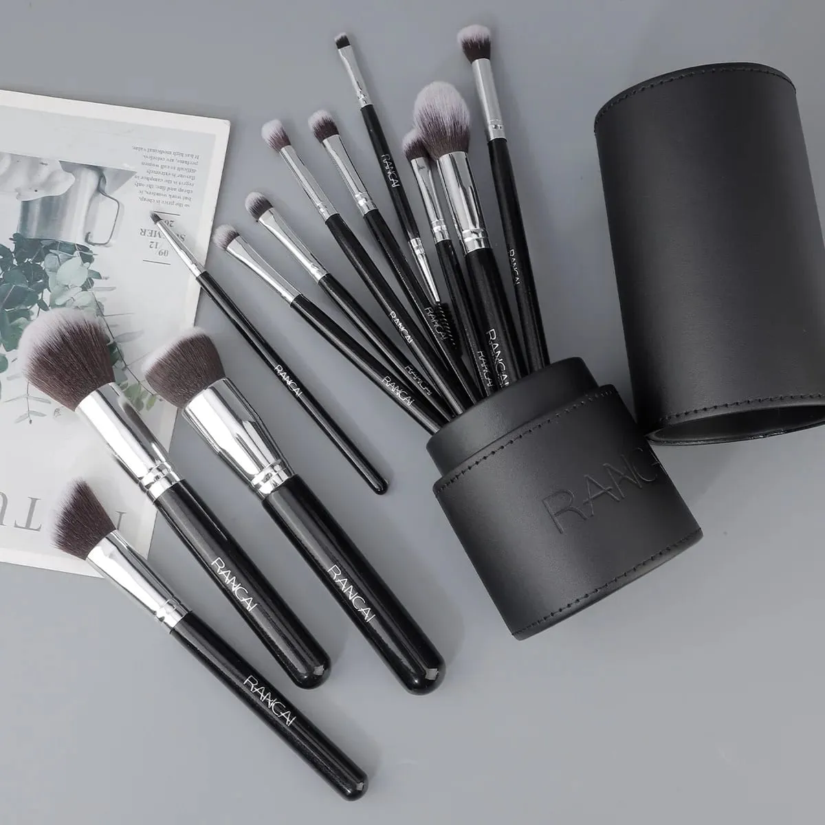 Professional ของขวัญกล่อง 12 ชิ้นชุดแปรงแต่งหน้า Face Eye Beauty แปรงสำหรับรองพื้นปกปิดอายแชโดว์ Contour แปรง — image 1