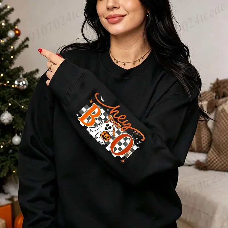 Halloween Hey Boo Unisex mikina Roztomilá mašli Ghost Dýně Grafický výstřih s dlouhým rukávem Neformální podzimní svetr Bavlněné topy 330 g/m² — image 4