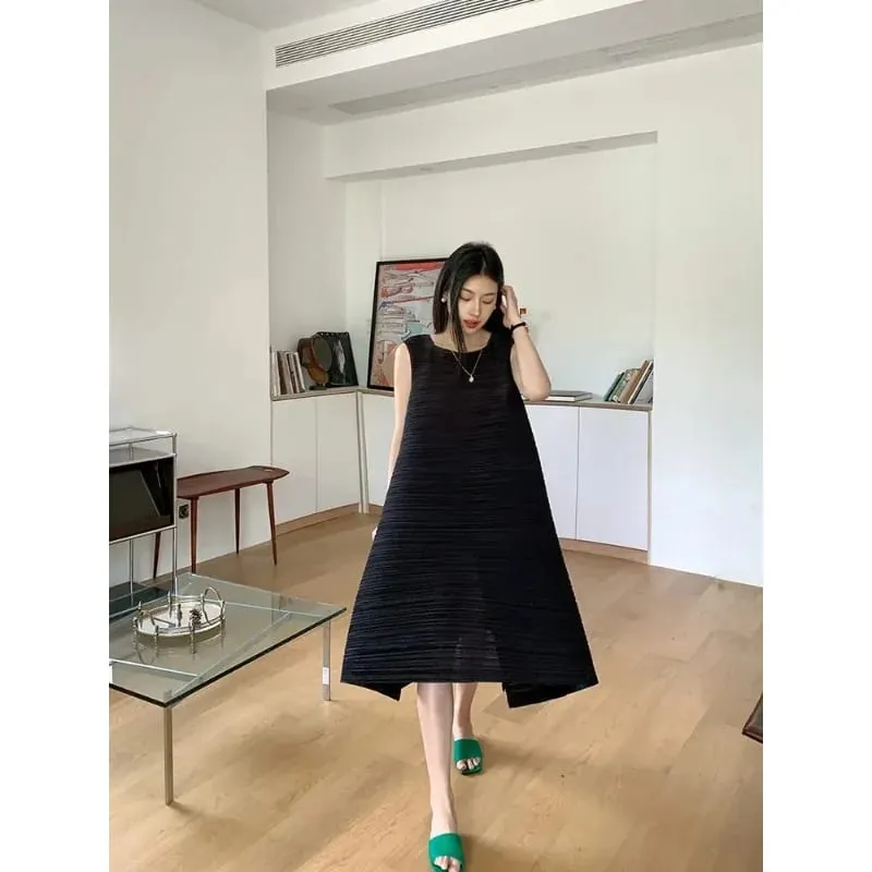 SXZ Miyake Pleated Women's Dresses Loose Plus Size High Quality Sense of Elegance Sleeveless Mid-length Skirt 2025 Spring New