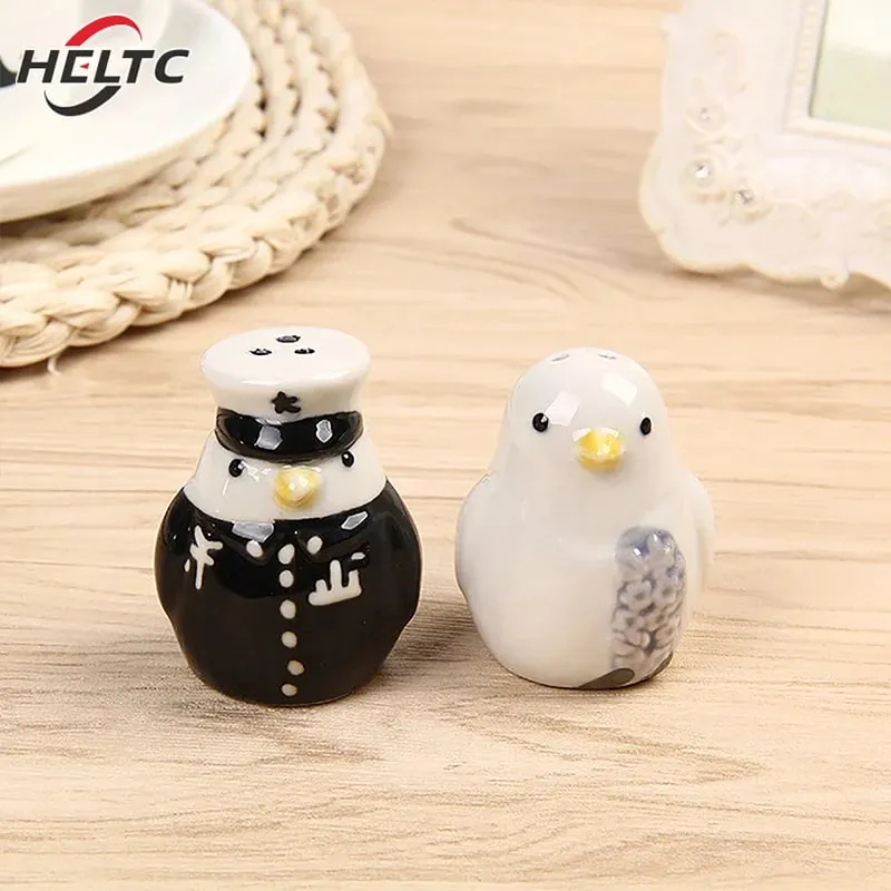 2Pcs Ceramic Penguin Salt And Pepper Shaker Cartoon Spice Container Wedding Party Favor Tabletop Animal Decoration Spice Jar — image 4