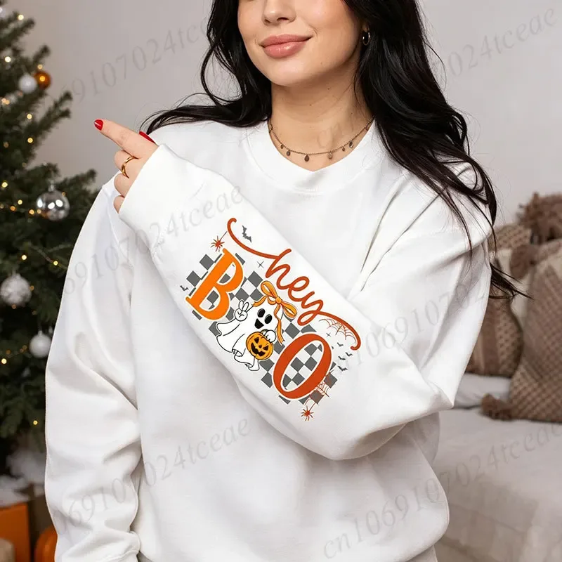 Halloween Hey Boo Unisex mikina Roztomilá mašli Ghost Dýně Grafický výstřih s dlouhým rukávem Neformální podzimní svetr Bavlněné topy 330 g/m² — image 3