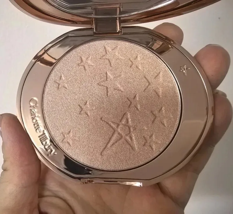 Charlotte Tilbury Starlight Powder Compact And Concealer Medium to Full Coverage Brightening Waterproof Hydrating Dewy Finish — image 4