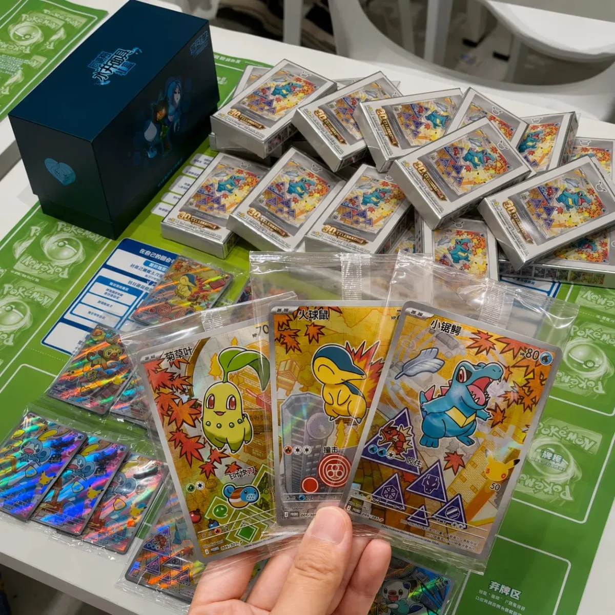Hot 100% Official Pokemon 30th Anniversary Box Set Pinasimpleng Chinese PTCG Gem Pack Original Partners Special Illustration Card — image 5