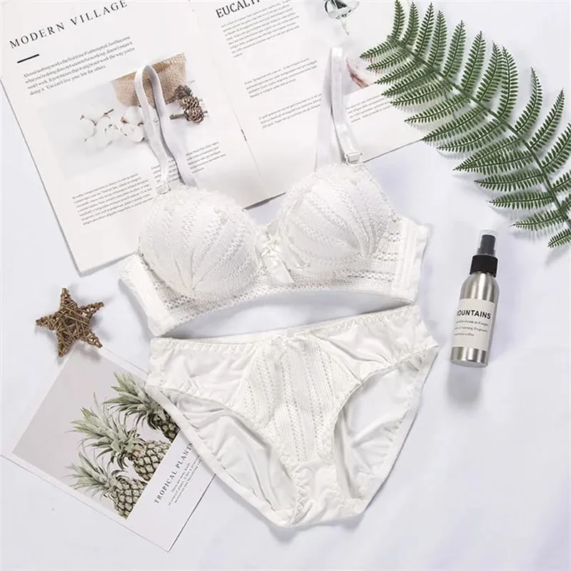 Cute Japanese Fashion Bra And Panty Set Wire-Free Soft 3/4 Cup Lingerie Lady Underwear in Green And Black