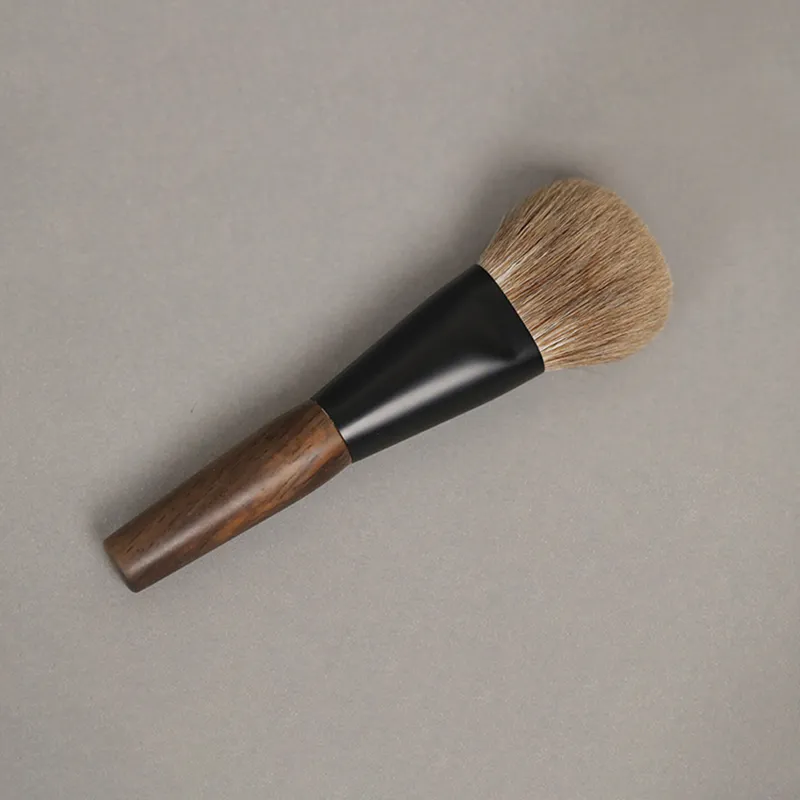 T107 Professional Handmade Makeup Brushes Natural Goat Hair Flat Round Face Powder Brush Short Ebony Wood Handle Make Up Brush