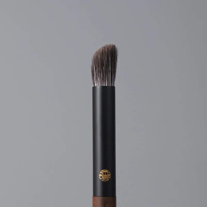 Professional Handmade Makeup Brushes 1PC Soft Blue Fox Hair Slanted Eye Shadow Blending Brush Walnut Handle Make Up Brush