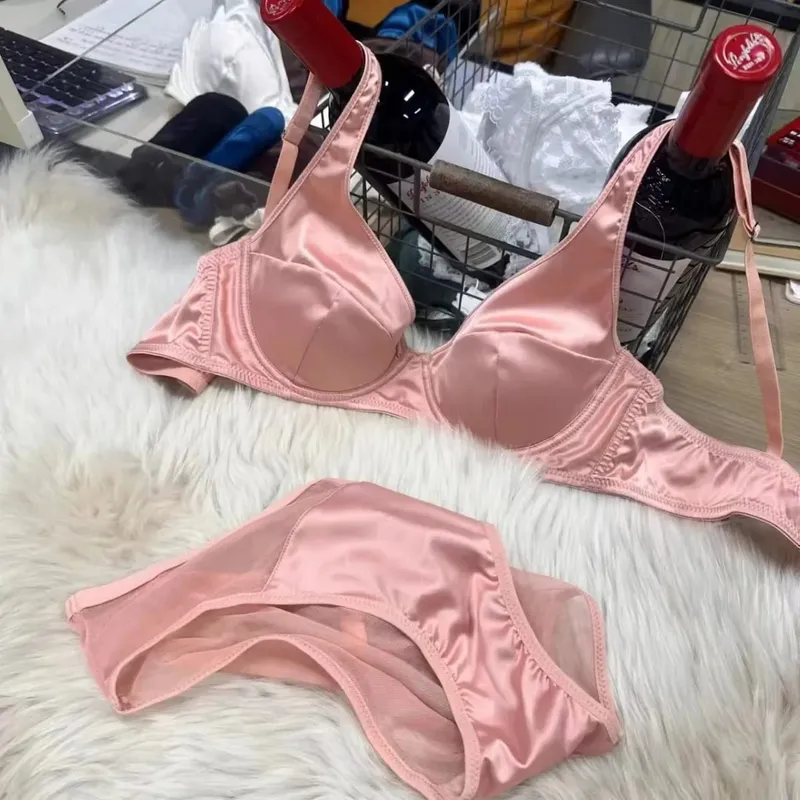 Set Bra Harian Kasual Wanita Set Lingerie Elegan Nipis Seluar Dalam Wanita Set Bra dan Seluar Dalam Biasa
