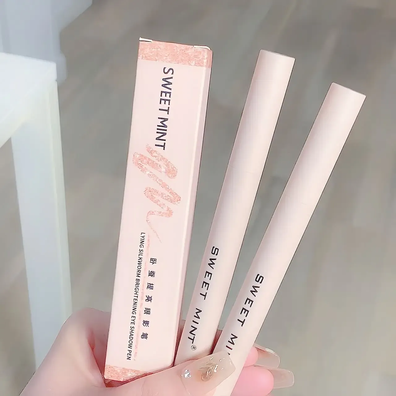 Eye Shadow Lying Silkworm Highlighter Pen Korean Eyes Makeup Matte White Pearl High-gloss Brightening Glitter Eyeshadow Stick — image 3