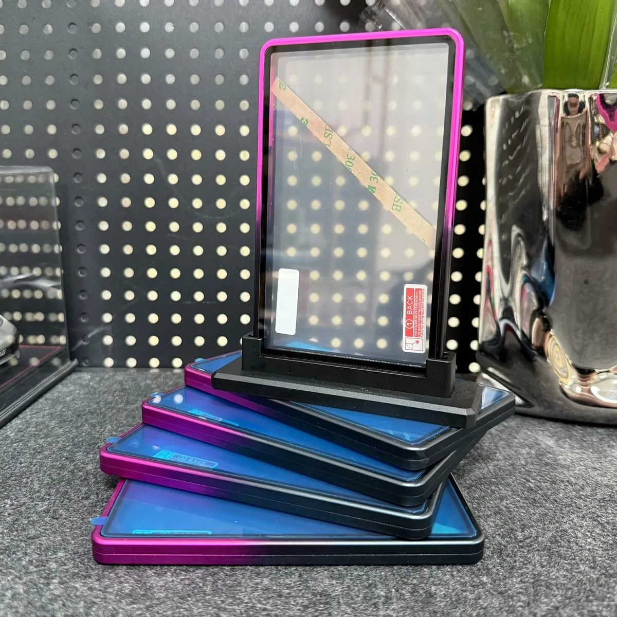 Multicolor Gradient Color Aluminum Alloy Trading Card Protect Holder Metal Case For 35PT PSA CGC Graded Card — image 1