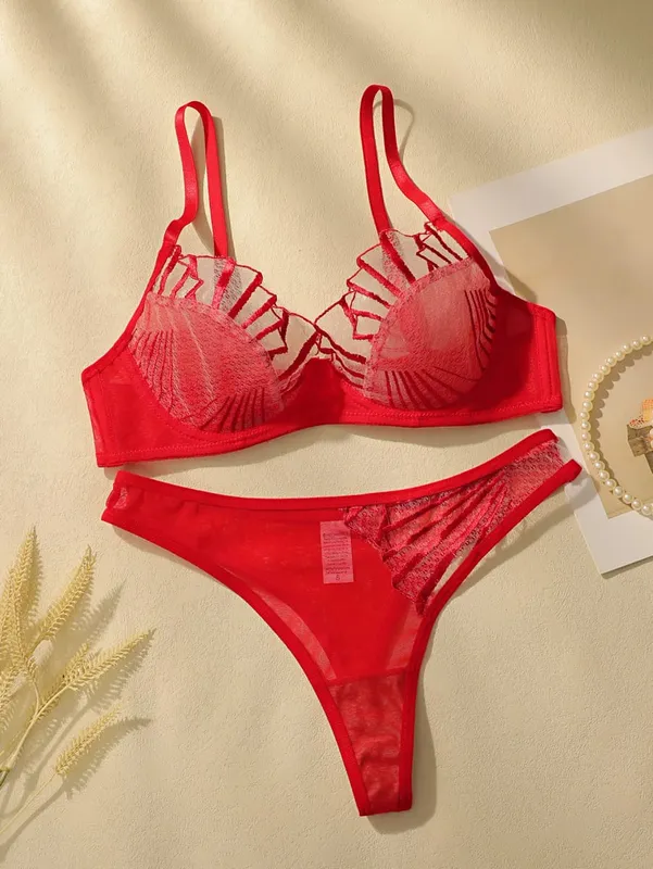 Women's sexy embroidered lace patchwork line bra with steel ring gathering push up comfortable close fitting underwear setYS2417