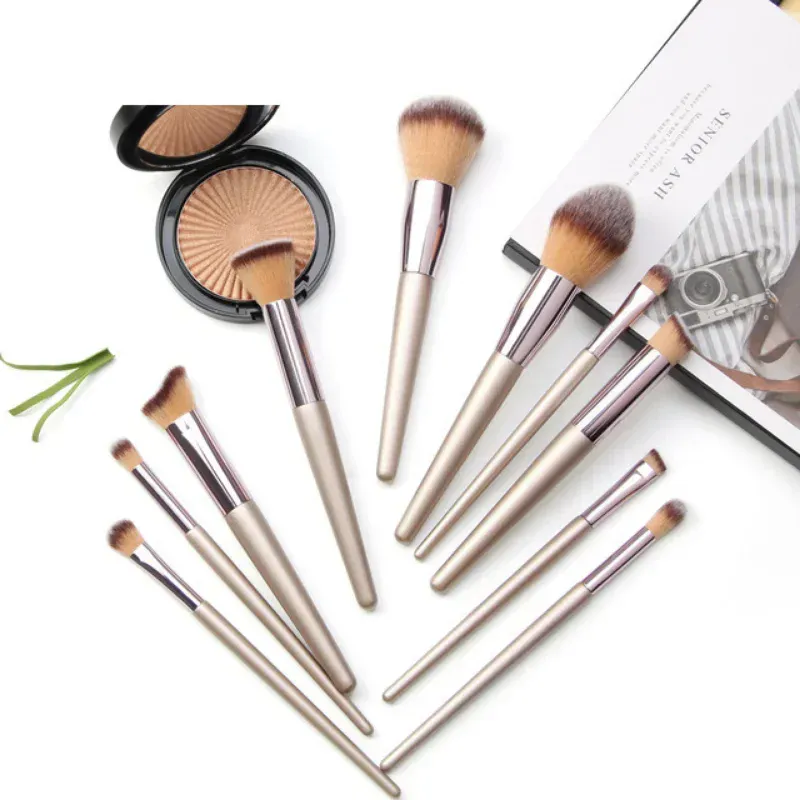 Soft Champagne Makeup Brushes for Women Cosmetic Foundation Powder Blush Eyeshadow Kabuki Blending Make Up Brush Beauty Tools — image 5