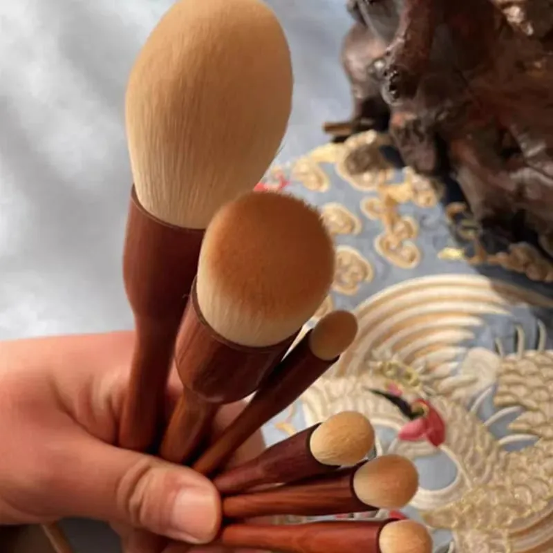 Sandalwood Handle Makeup Brushes Foundation Powder Highlighter Sculpting Eyeshadow Smudge Blender Detail Cosmetic Brush Tool — image 3