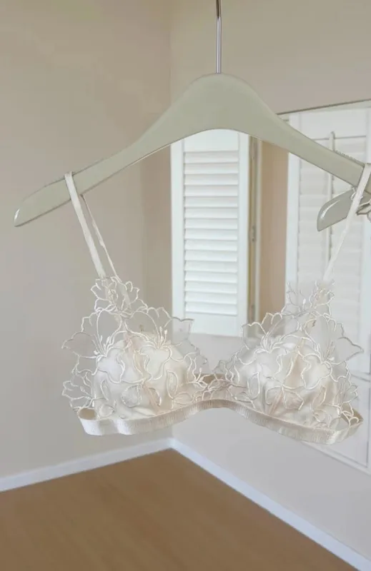 MOYISU – Bralette en dentelle brodée française, soutien-gorge Triangle sans fil pour femmes, ensemble de sous-vêtements élégants, bretelles fines, petite couverture de poitrine — image 10