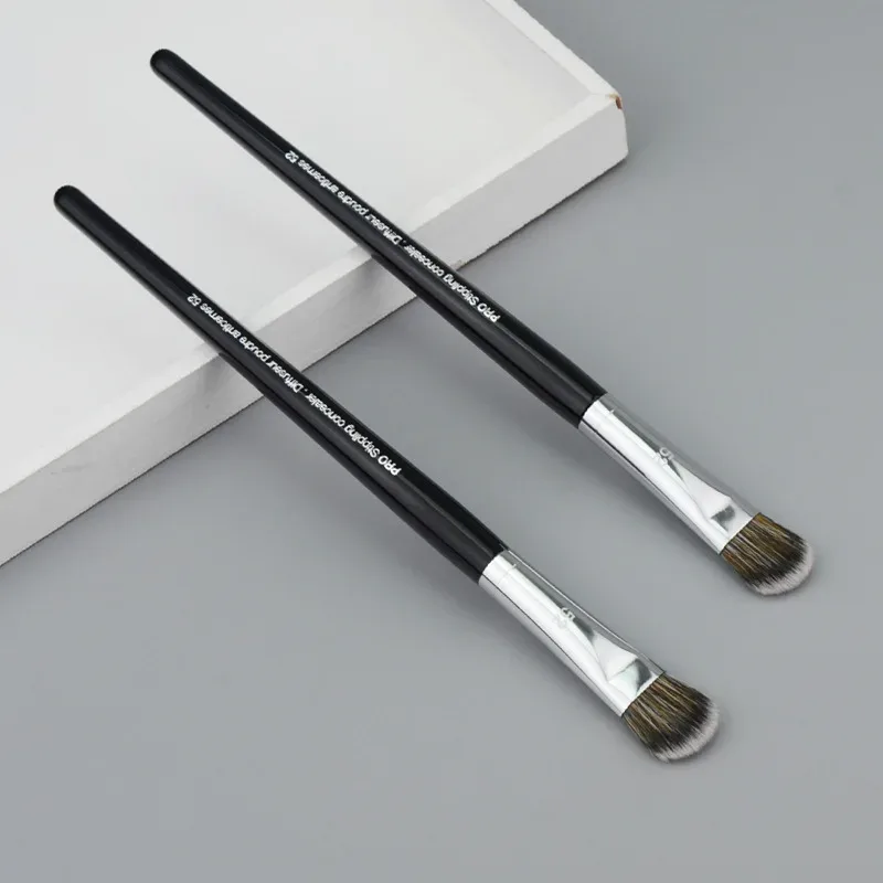 1 piece Pro Stippling Concealer #52 Detail Eyeshadow Eye Nose Shadow Makeup brushes Make up brush synthetic Hair wood handle — image 8