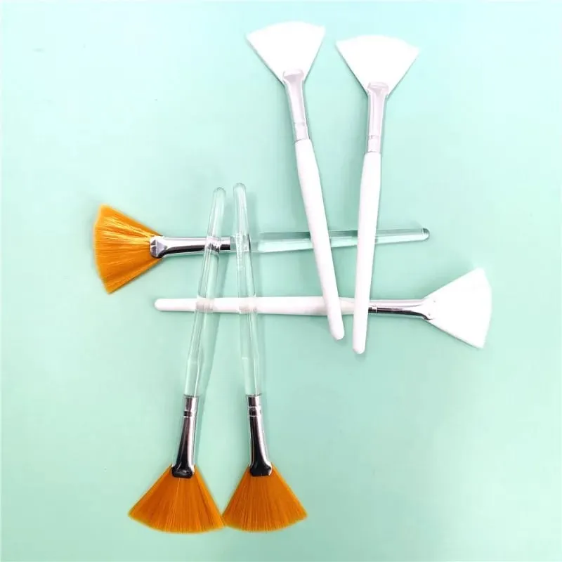 3pcs Practical Facial Brushes Fan Makeup Brushes Soft Portable Mask Brushes Cosmetic Tools for Women Ladies Girls — image 3