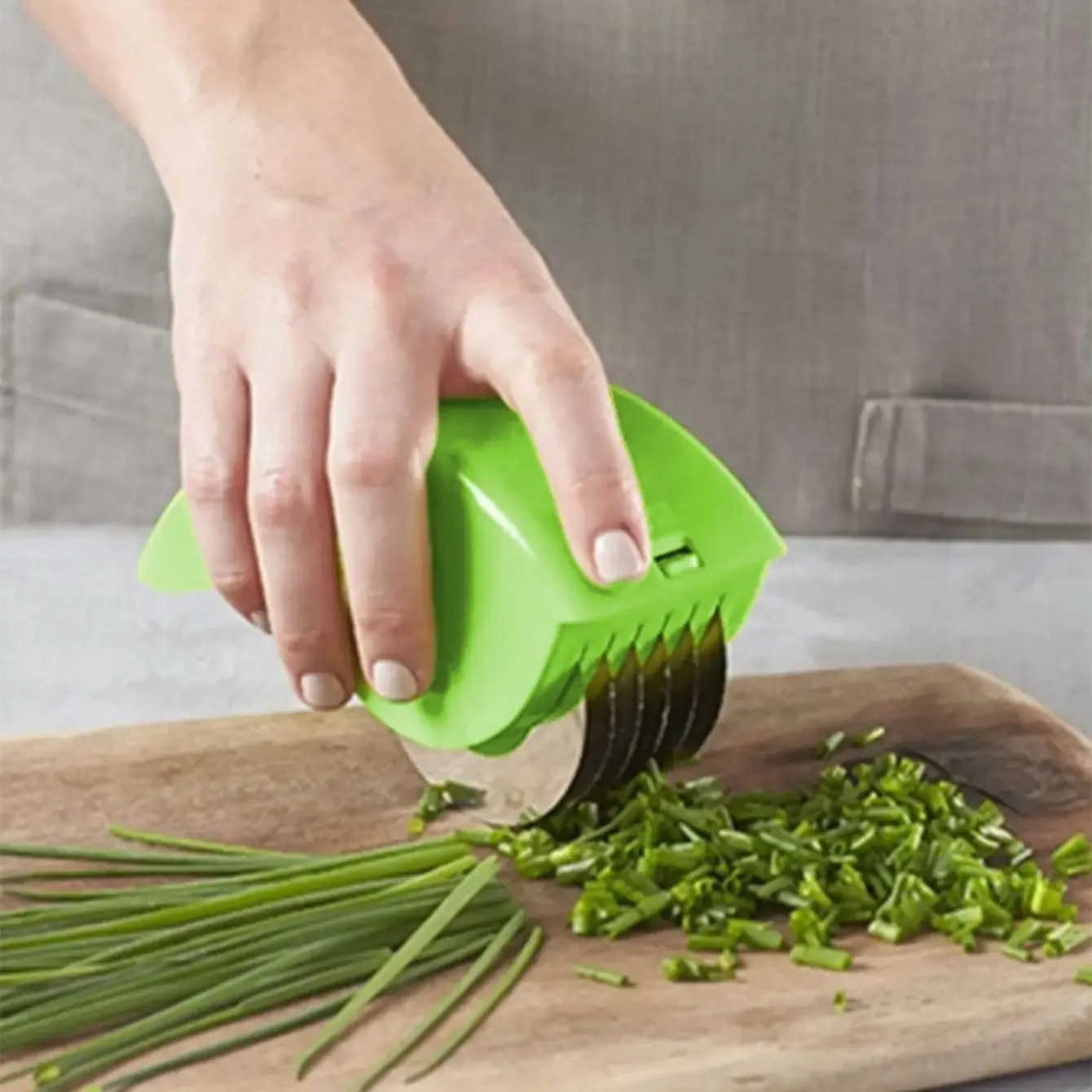 1pc- Creative Hopper Kitchen Cut Onion Garlic Cutter Wire Cutter Vegetable Cutter Kitchen Accessories Gadgets — image 1