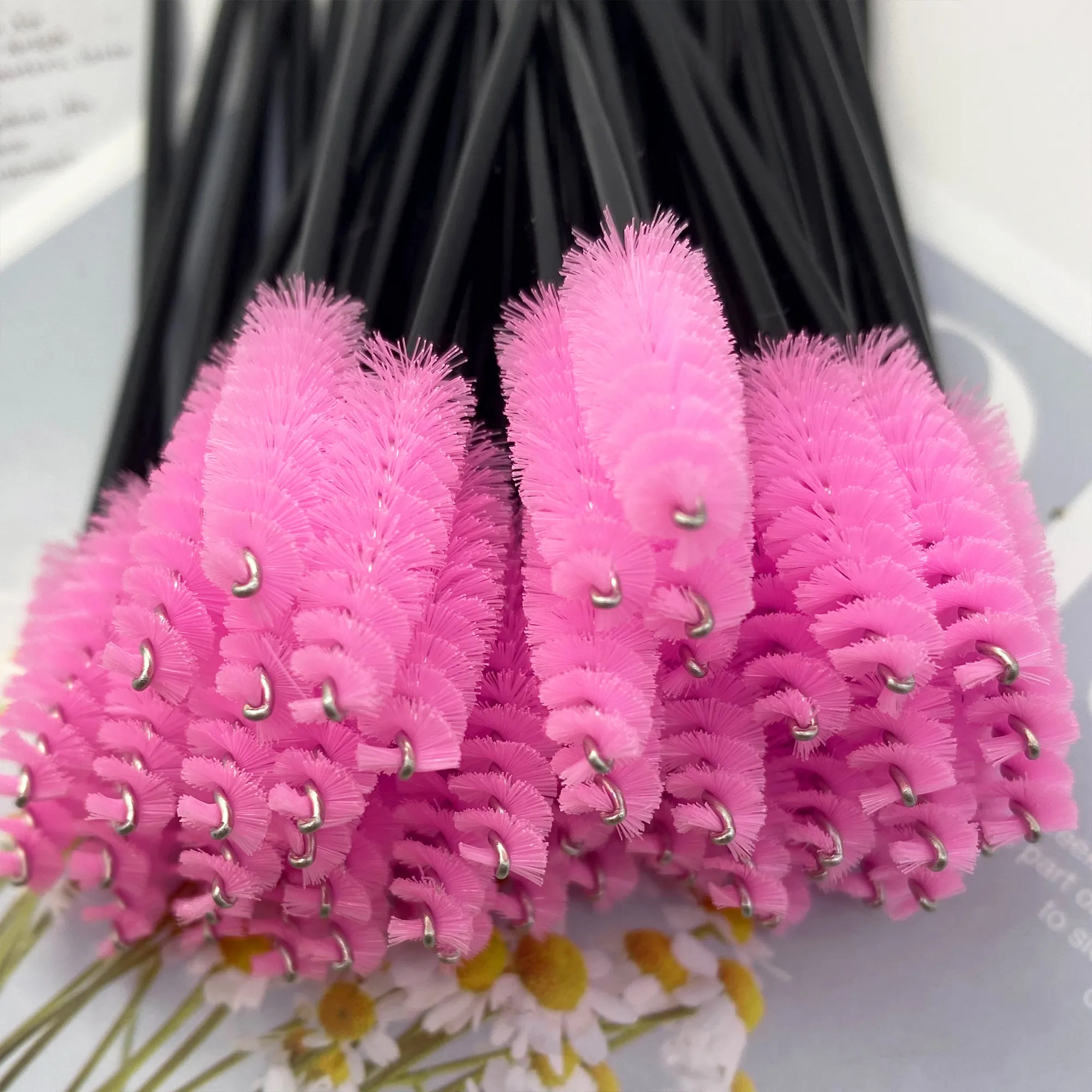 500pcs Mascara Wands Disposable Eyebrow Eyelash Brushes Eyelash Spoolies Applicator for Eyelash Extension Makeup Tool — image 3
