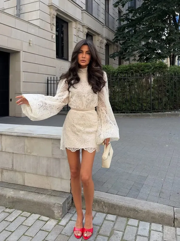 Mulheres elegantes rendas oco para fora mini vestido de manga cheia projetos chique alta pescoço vestidos curtos 2026 na moda primavera clube noite vestidos