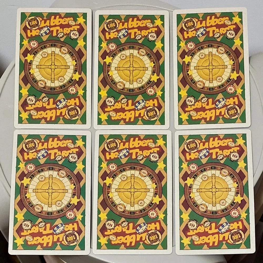 Dupla dombornyomott, 12*7 cm-es vintage gumitömlős Tarot pakli merev dobozban 78 régi rajzfilmes művészeti tarotkártya — image 3
