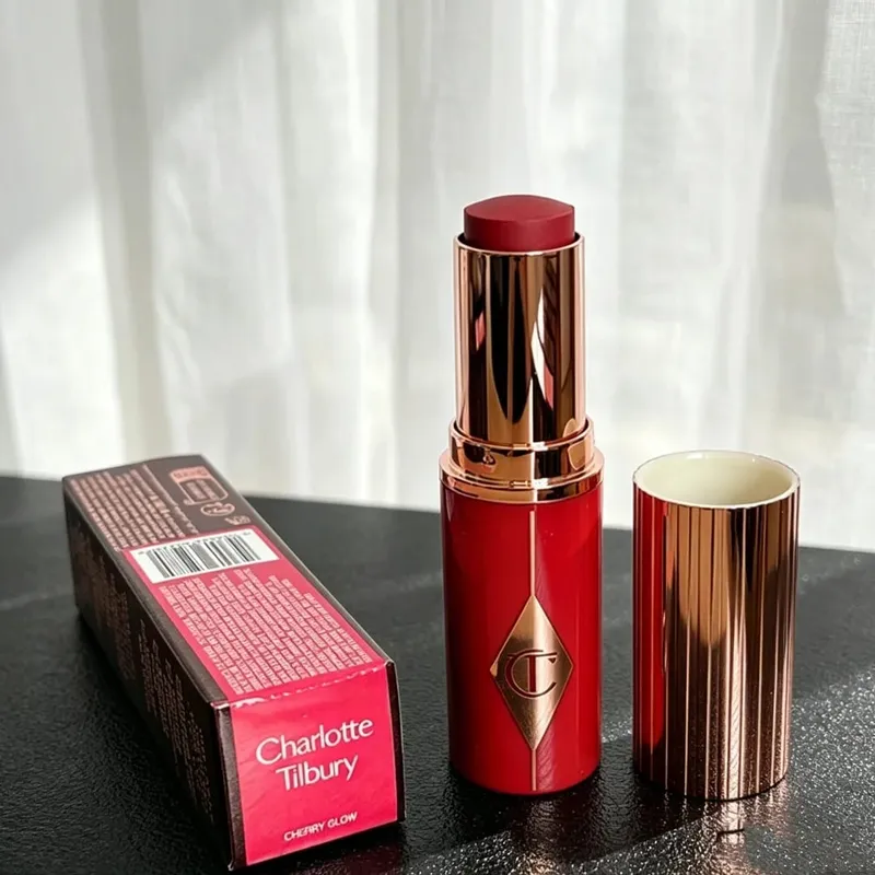 Charlotte Tilbury Lip Stick Liquid Foundation Highlighter Pressed Powder Blush Facial Spot Concealer Foundation Makeup Cosmetics