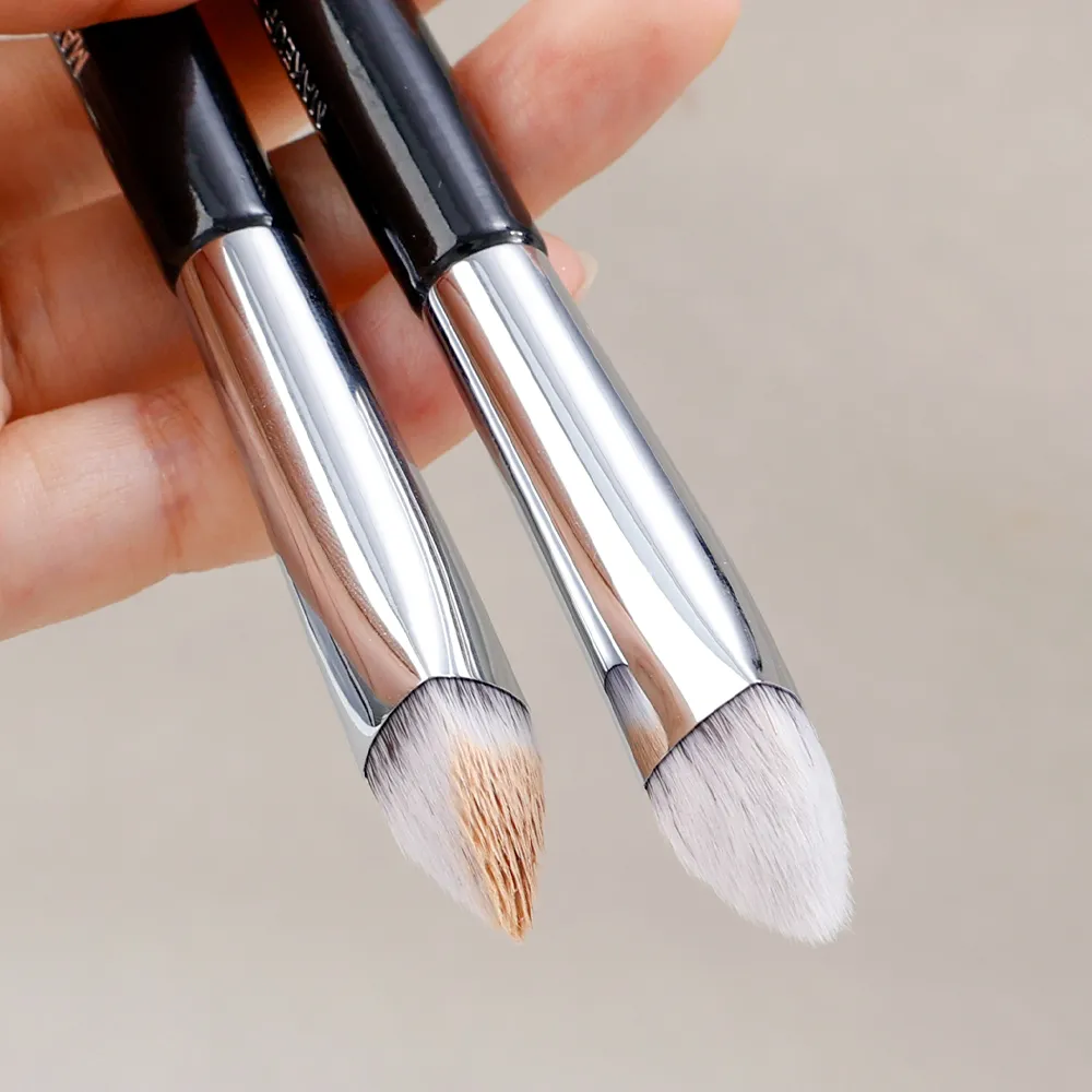 1Pcs Triangle Cone Concealer Brush Lacrimal Sulcus Cover Dark Circles Concealer Makeup Brushes Professional Makeup Beauty Tools — image 3