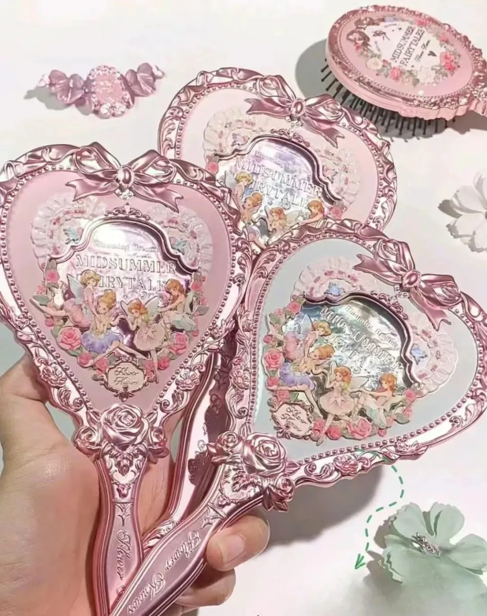 مرآة مكياج محمولة من Flower Knows، ليلة منتصف الصيف، الفراولة كيوبيد أرنب حديقة الإغاثة، نمط محدود، مجموعة أدوات مكياج ذات ألوان محدودة