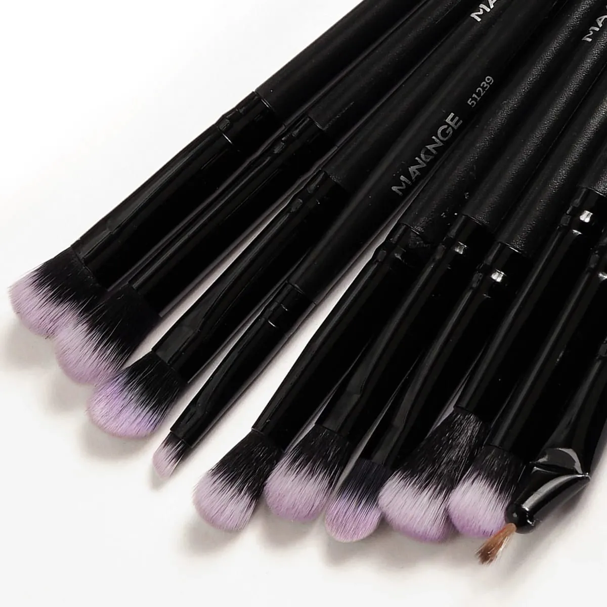 18PCS Professional Makeup Brushes Set with 1PCS Powder Puff Soft Detail Foundation Contour Blush Brush Beauty Tools — image 4
