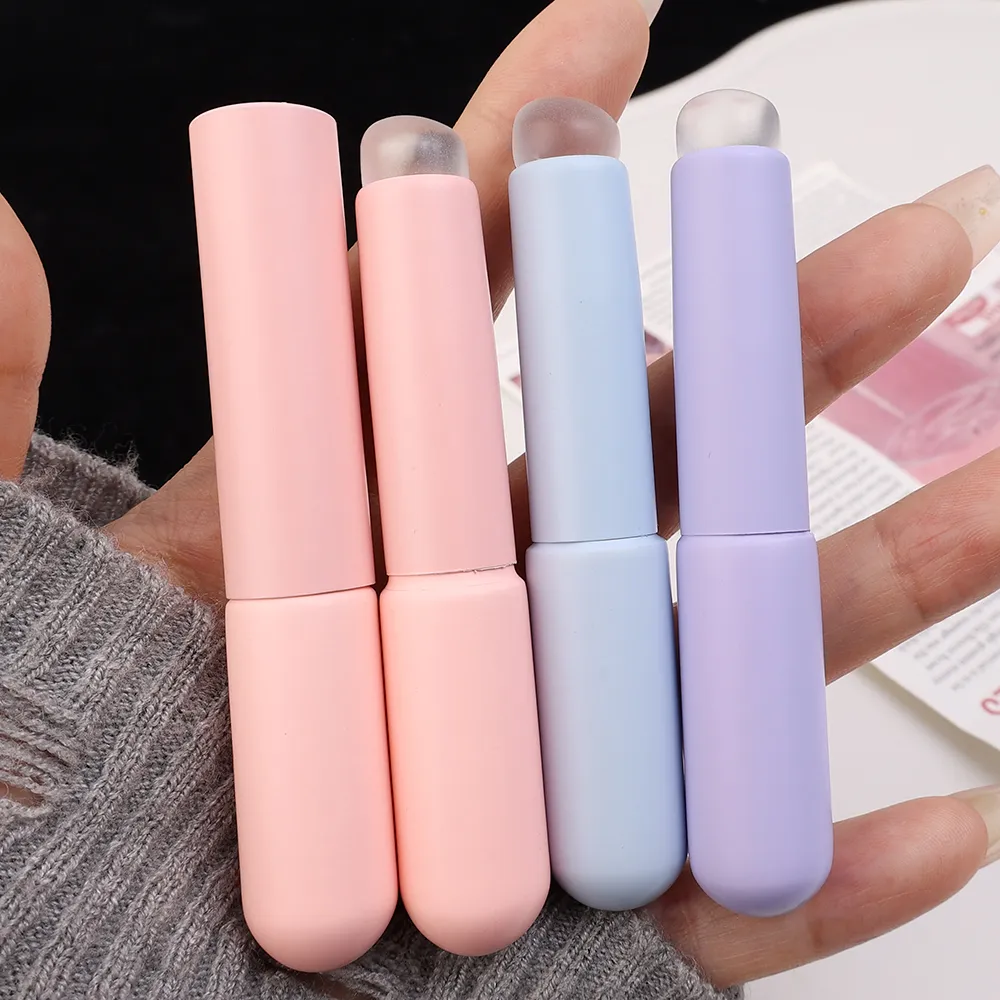 3/1pcs Silicone Lip Brush Concealer Brushe with Cover Lip Mask Applicators Lip Gloss Brush Lipstick Brushes Makeup Beauty Tool — image 3