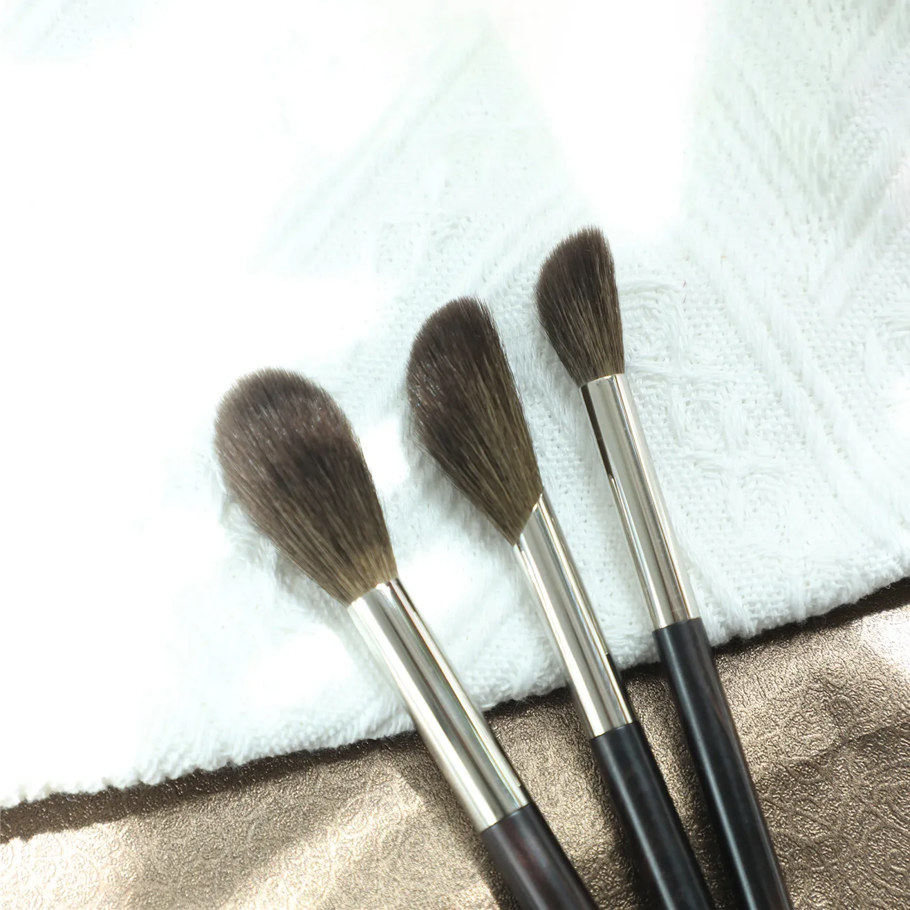Professional Handmade Make Up Brush 1PC Blush Highlighter Brush Soft Saikoho Goat Hair Ebony Wood Handle Makeup Brushes