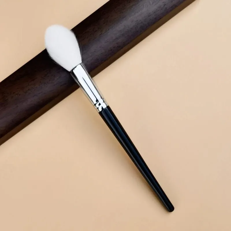Highlighter Brush Makeup Natural Goat Hair Blending Blusher Make Up Brushes Beauty Tools — image 1