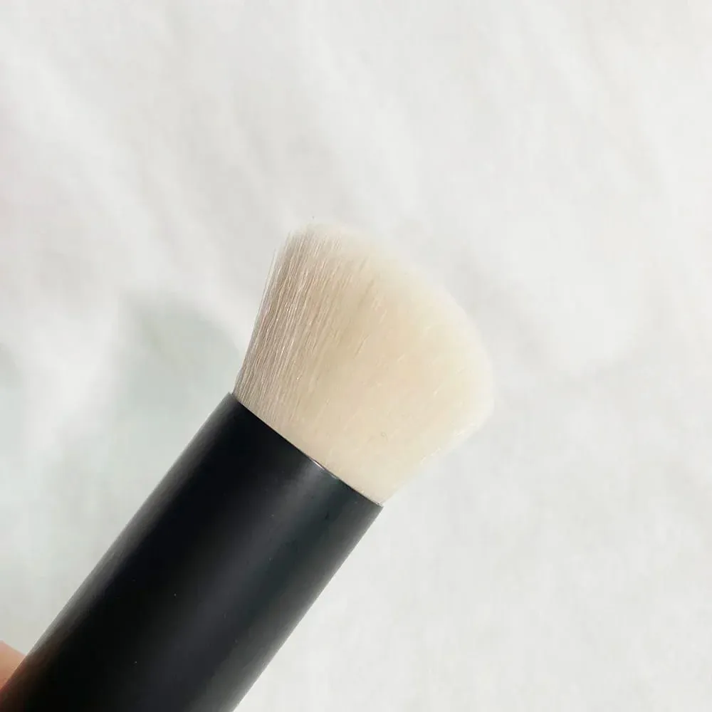 No.1 Slanted Vanish Foundation Cream Contour Sculpting Seamlessly Blend Makeup Brush Tools — image 4