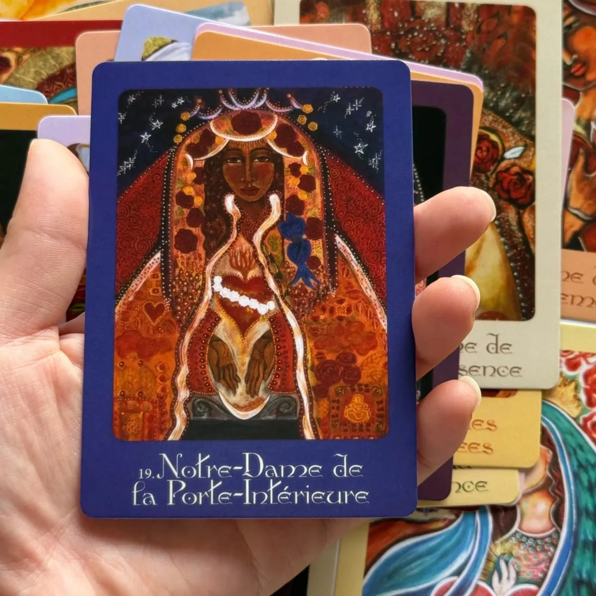 L'Oracle De Marie Mère Universelle Versi Perancis Keajaiban Perlindungan dan Guérison Oracle Deck 44 Permainan Papan — image 2