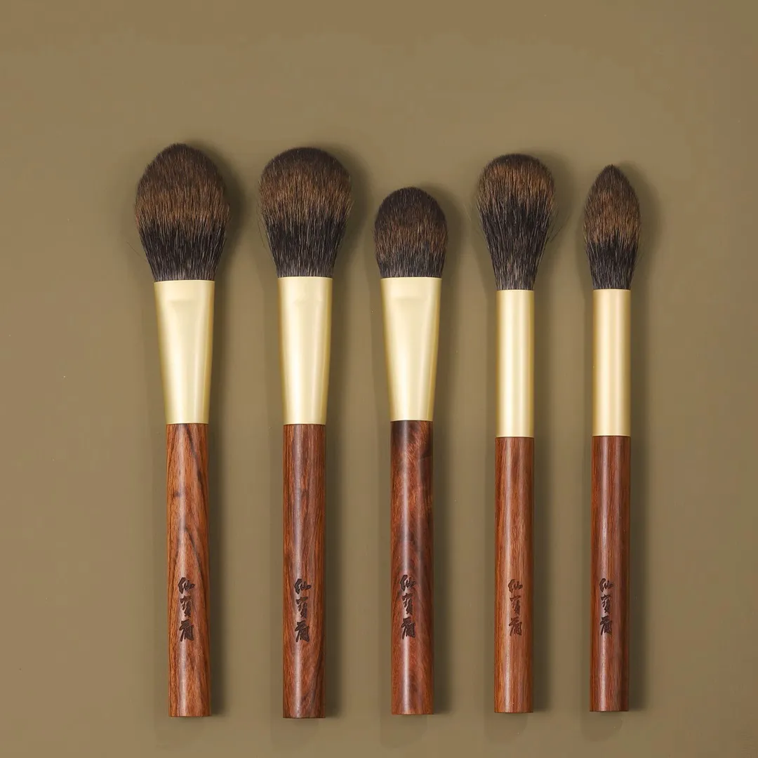 Professional Handmade Makeup Brushes 1PC Soft Squirrel Hair Blush Highlighter Brush African Rosewood Handle Make Up Brush — image 2
