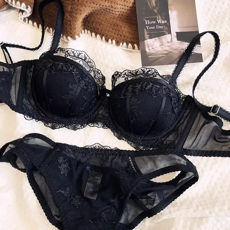 French Embroidery Lace Underwear Breathable Thin Section of Soft Steel Ring Upholstery Gathered Collection of Breasts Bra Set