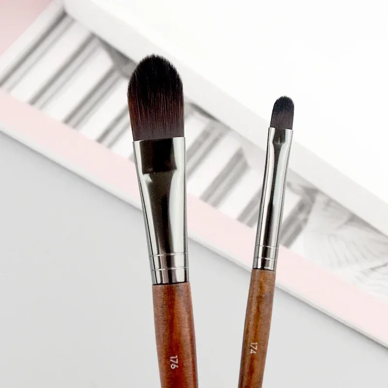 Wooden Small Concealer Brush #174 #176#202 #230 Professional Lip Eyeliner Makeup Brushes Cosmetic Make Up Beauty Tools — image 3