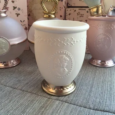 Laduree Queens Brush Holders White Pink Luxurious Makeup Brushes Cylinders Storage Containers