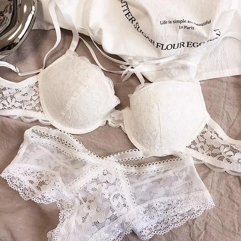 Women Lingerie Wireless Comfortable Gathering Bra and Brief Set Embroidered Mesh Embrodiered Anti-sagging Pure Desire Underwear