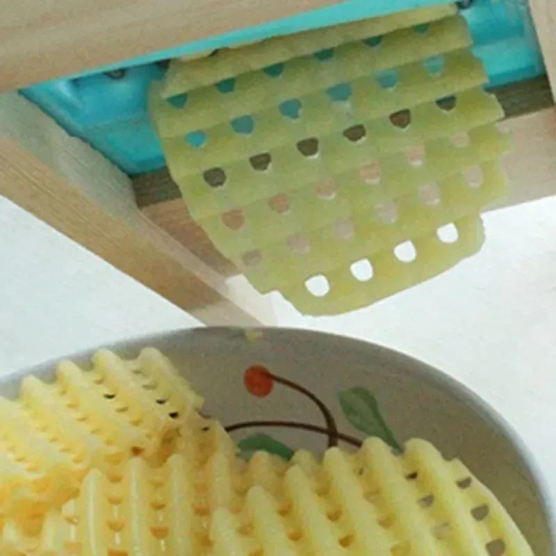 Fries Grid Stainless Potato Grid Steel Potato Kitchen Wooden Home Chip Shred Potato Vegetable French Gadget Cutter Grater Slicer — image 3