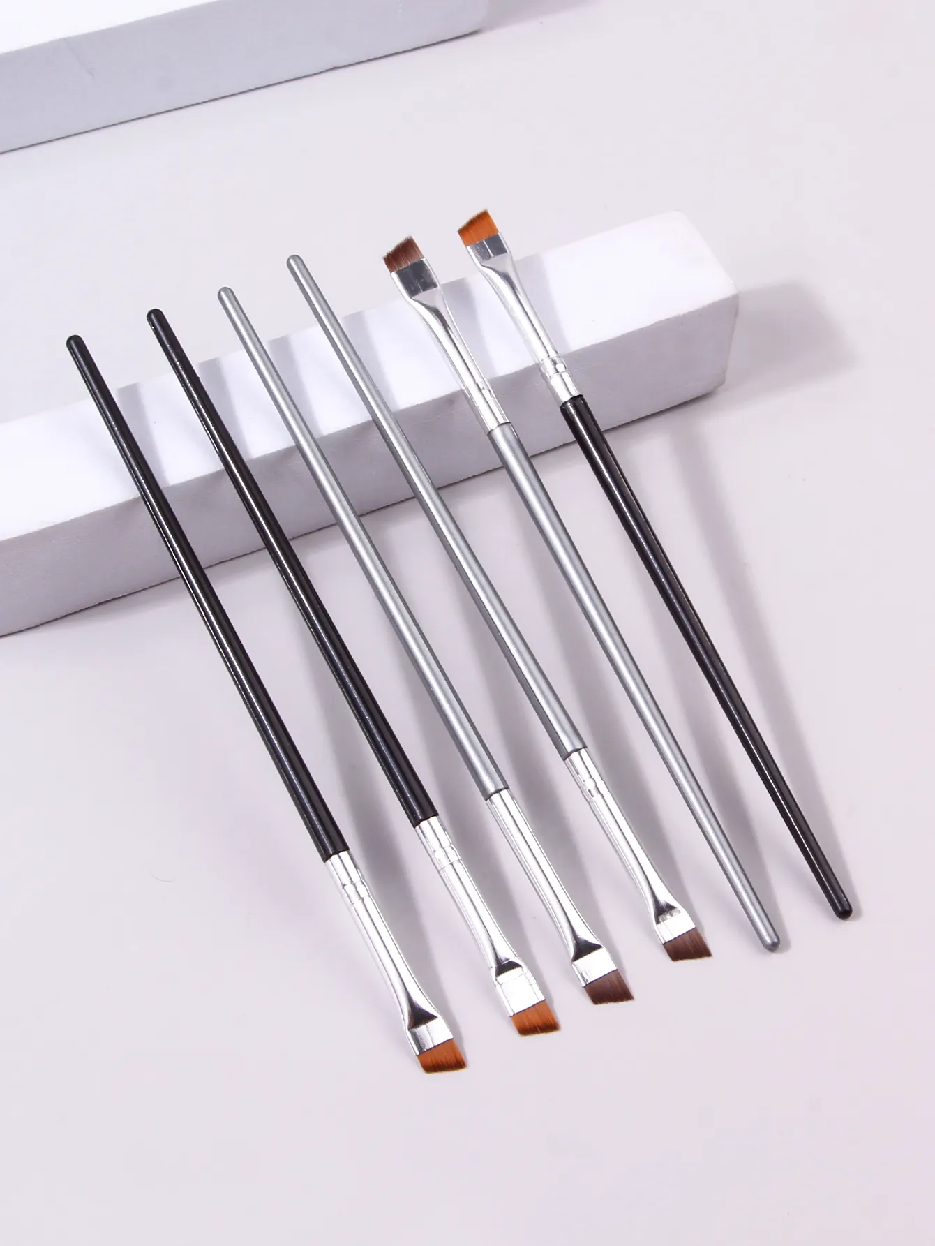 6PCS Thin Eyeliner Makeup Brush Set Fine Liner Brushes Professional Angled Eyebrow Brush High Quality Brow Contour Makeup Tool