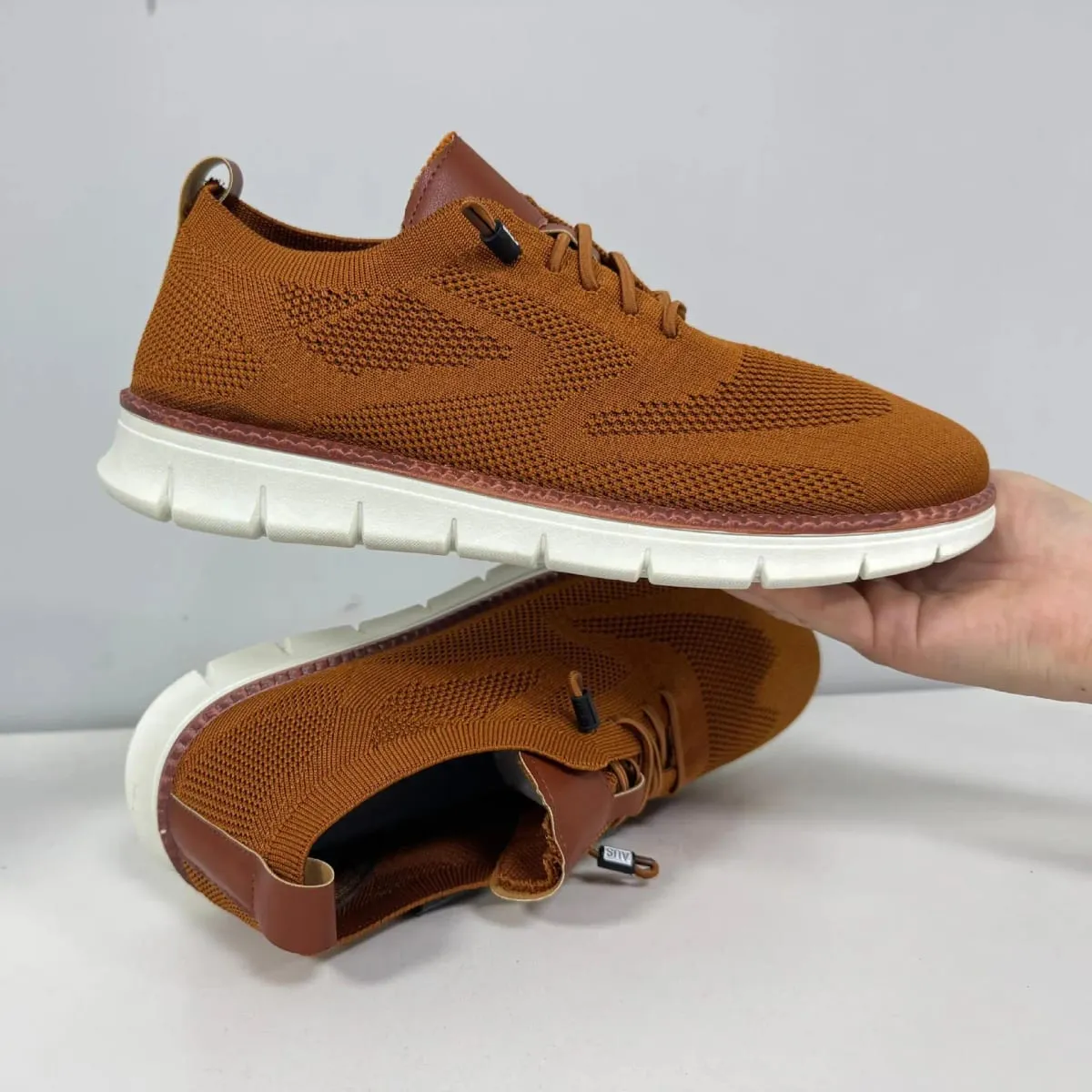Sneakers Kasual Bertali Jala Lelaki Kasut Berjalan Ringan Bertali Fleksibel Tidak Licin Lembut Bernafas Saiz Besar Kasut Luar Lelaki — image 4