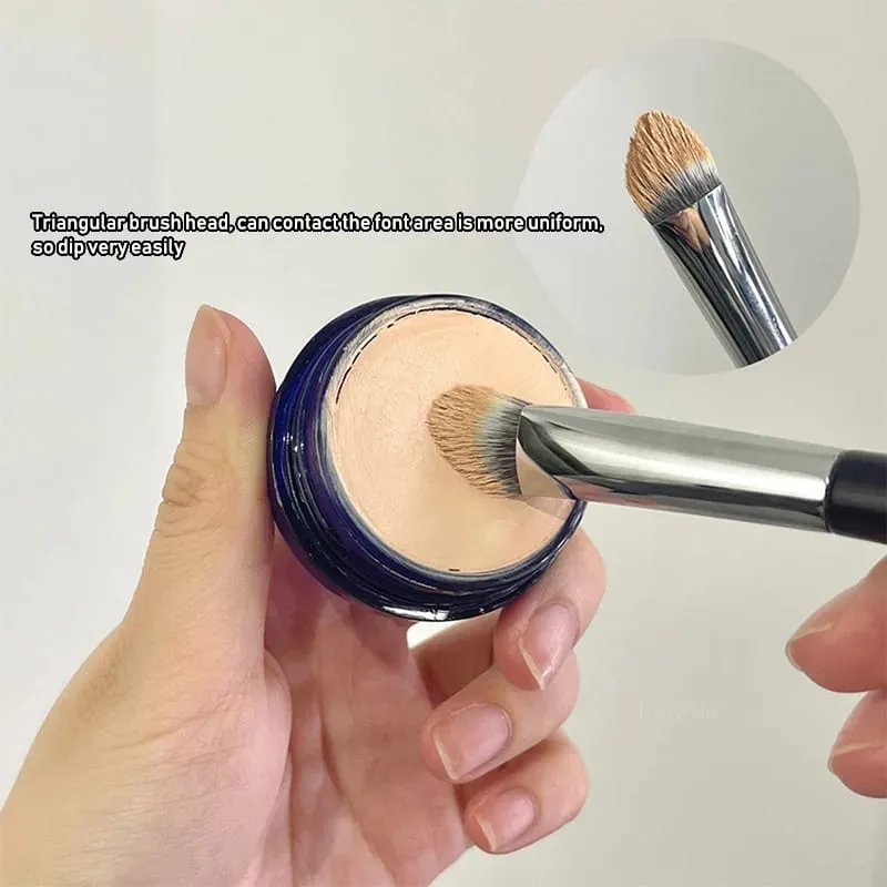 Triangle Beveled Concealer Brush Dark Eye Circles Acne Spots Concealer Cosmetic Brush Detail Highlighting Accents Makeup Brushes — image 3