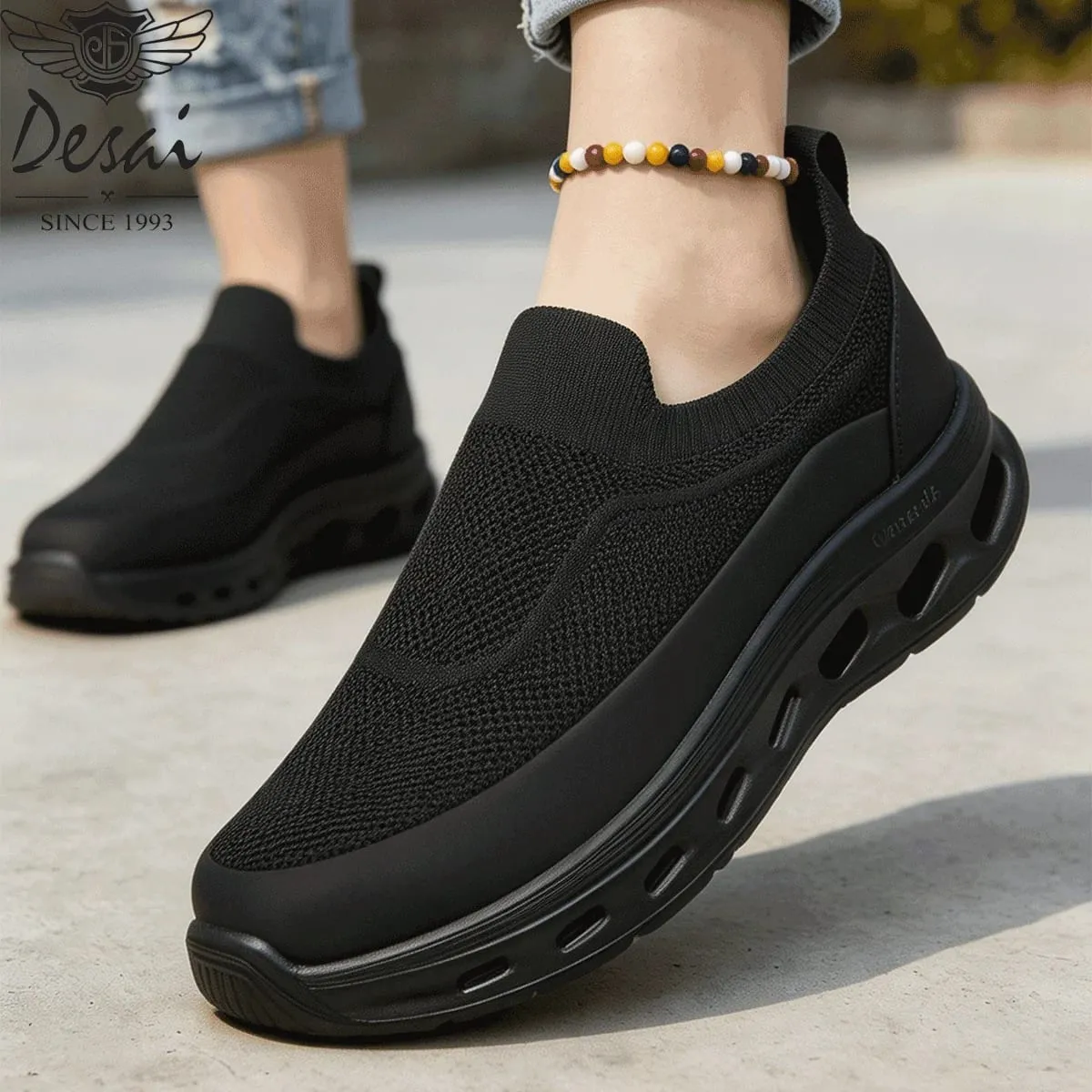 Desai Sepatu Kaus Kaki Rajut Slip-on Lebar Lebar Pria Sol Berongga Sepatu Jalan Ringan Sejuk Perjalanan Sehari-hari Luar Ruangan