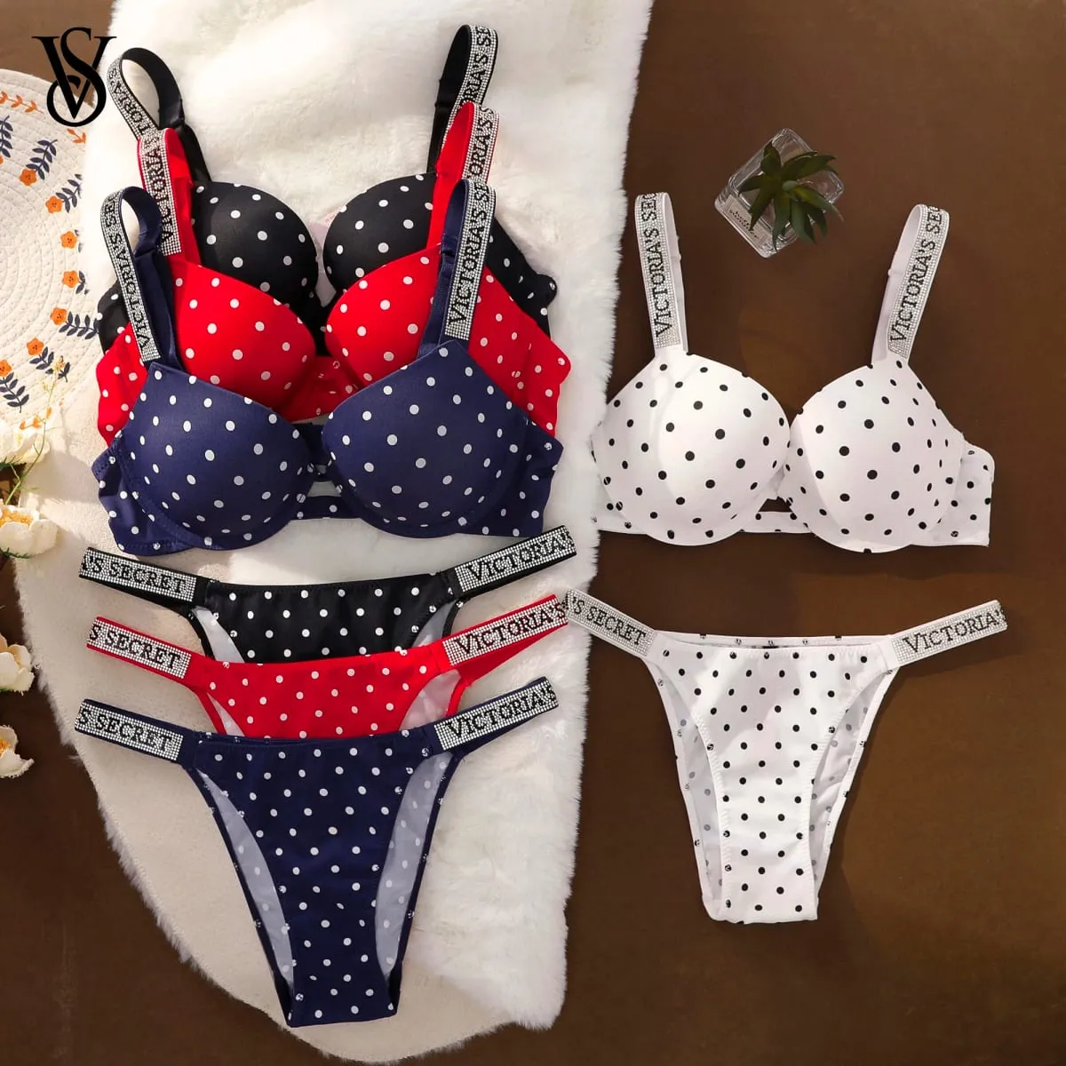 Victoria Secret Sexet Lingeri Nattøj Plus Size Komfortabel Luksus Nye Kvinder Polka Dot Blonde Push Up BH og trusser sæt — image 1