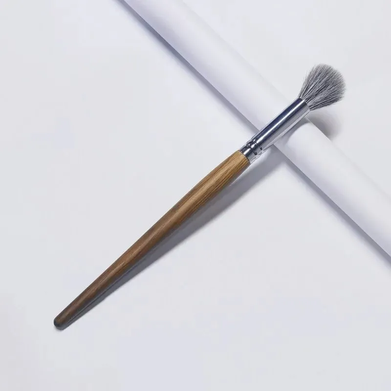Small Contour Brush Bronzer Blush Soft Fluffy Natural Goat Hair Face Makeup Brushes Kit — image 3