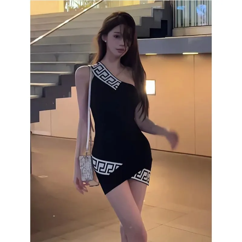 Black Skew Collar Off Shoulder Dresses Female Temperament Irregular Mini Dress Summer Slim Trend Bodycon Sleeveless Sexy Dress — image 2