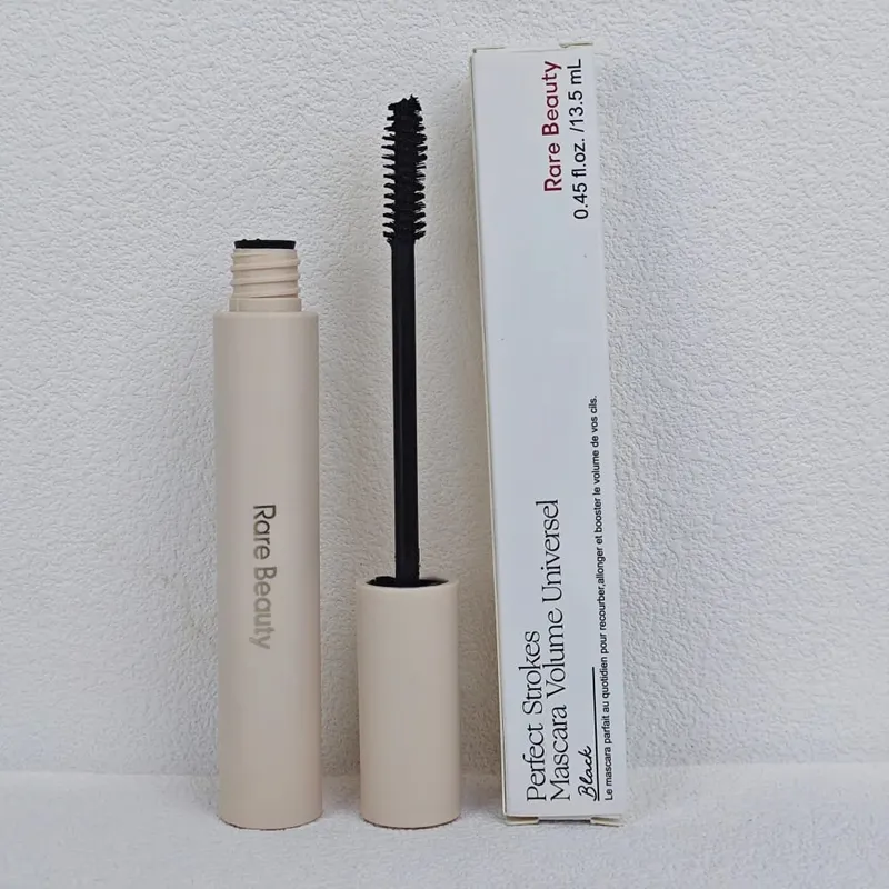 Sjælden skønhed Mascara med høj elasticitet Perfect Strokes Universal Volumizing Mascara Sjælden skønhed Volumizing Curling og forlængelse — image 5