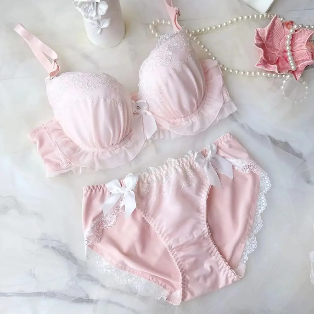Stickerei Push-up Dessous Frauen dünne Körbchen College-Stil Student BHs Mädchen niedlich gesammelt sexy Unterwäsche BH-Set