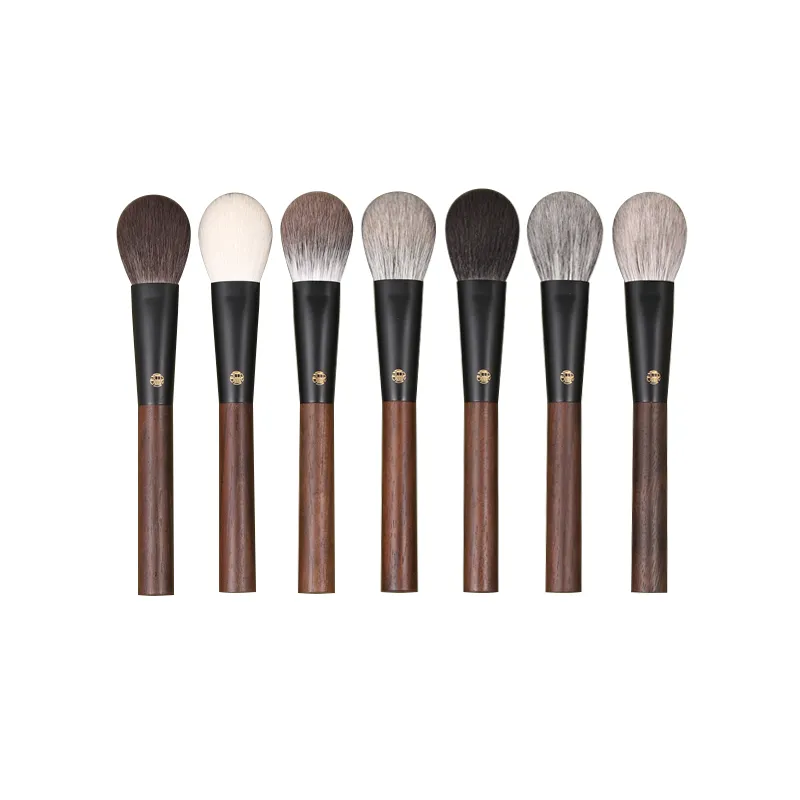 Professional Handmade Makeup Brushes 1PC Soft Squirrel Fox Horse Goat Hair Flat Round Blush Brush Walnut Handle Make Up Brush — image 1